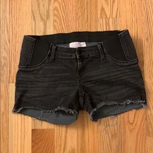 Maternity shorts